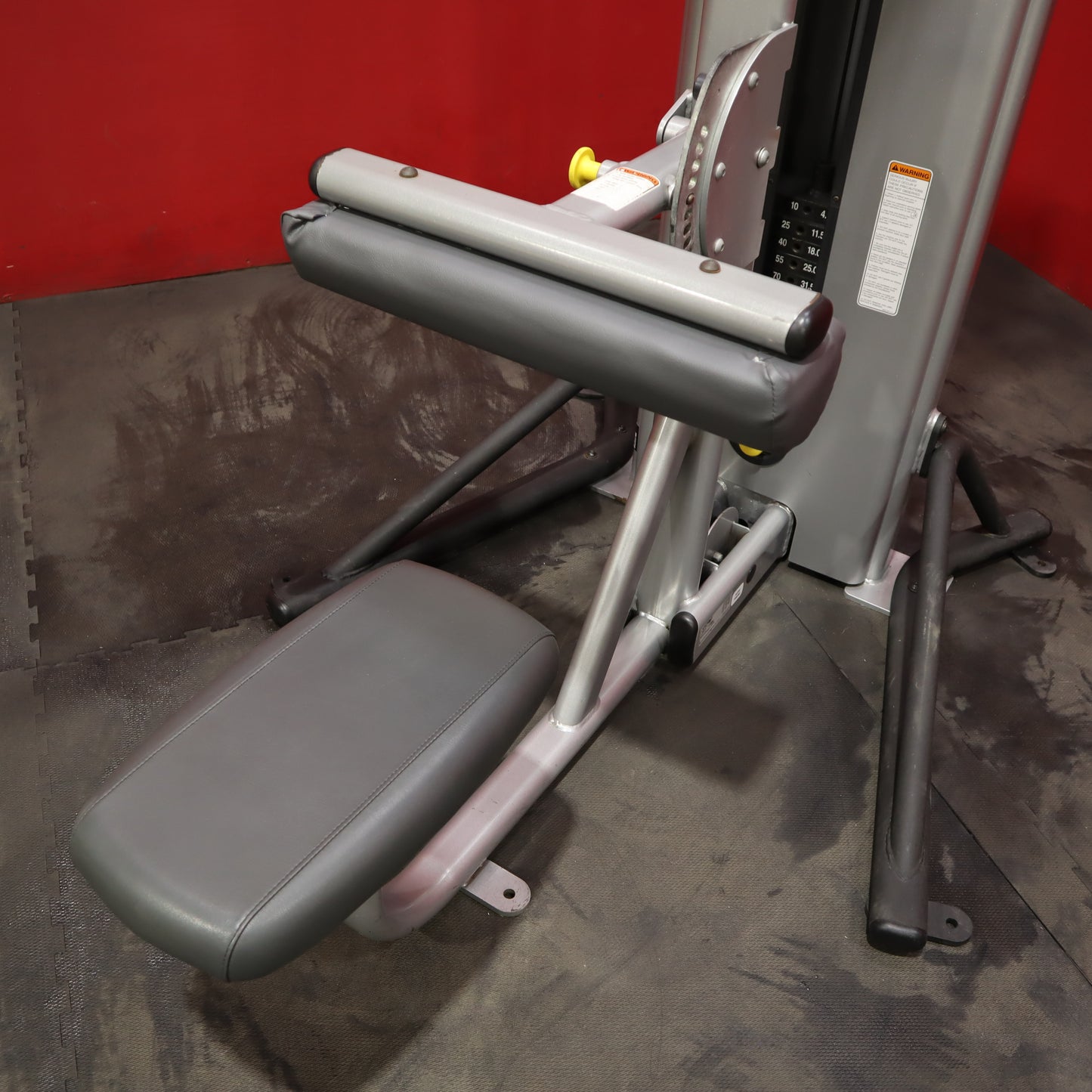 Cybex VR1 Selectorized Lat Pulldown (Reacondicionado)