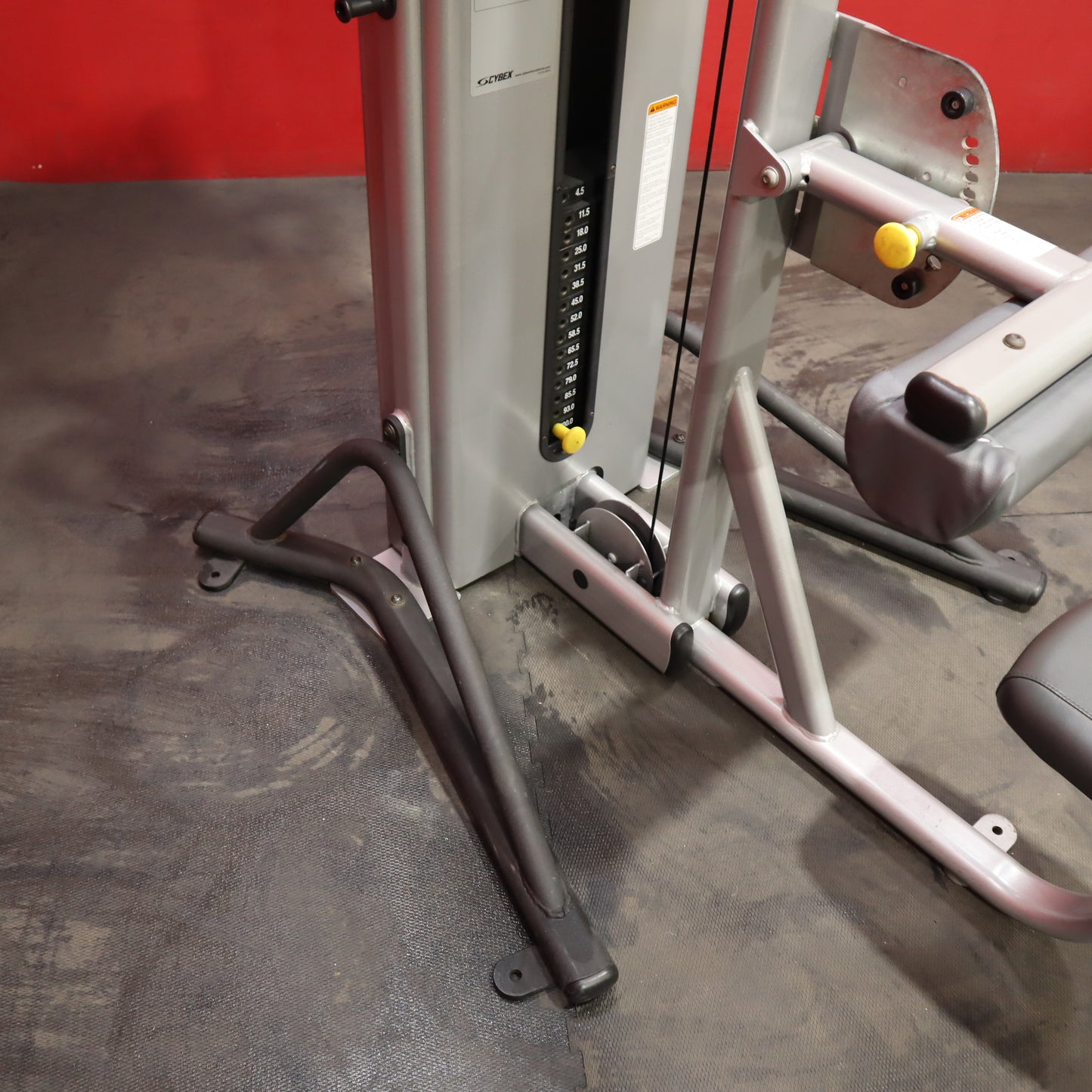 Cybex VR1 Selectorized Lat Pulldown (Reacondicionado)