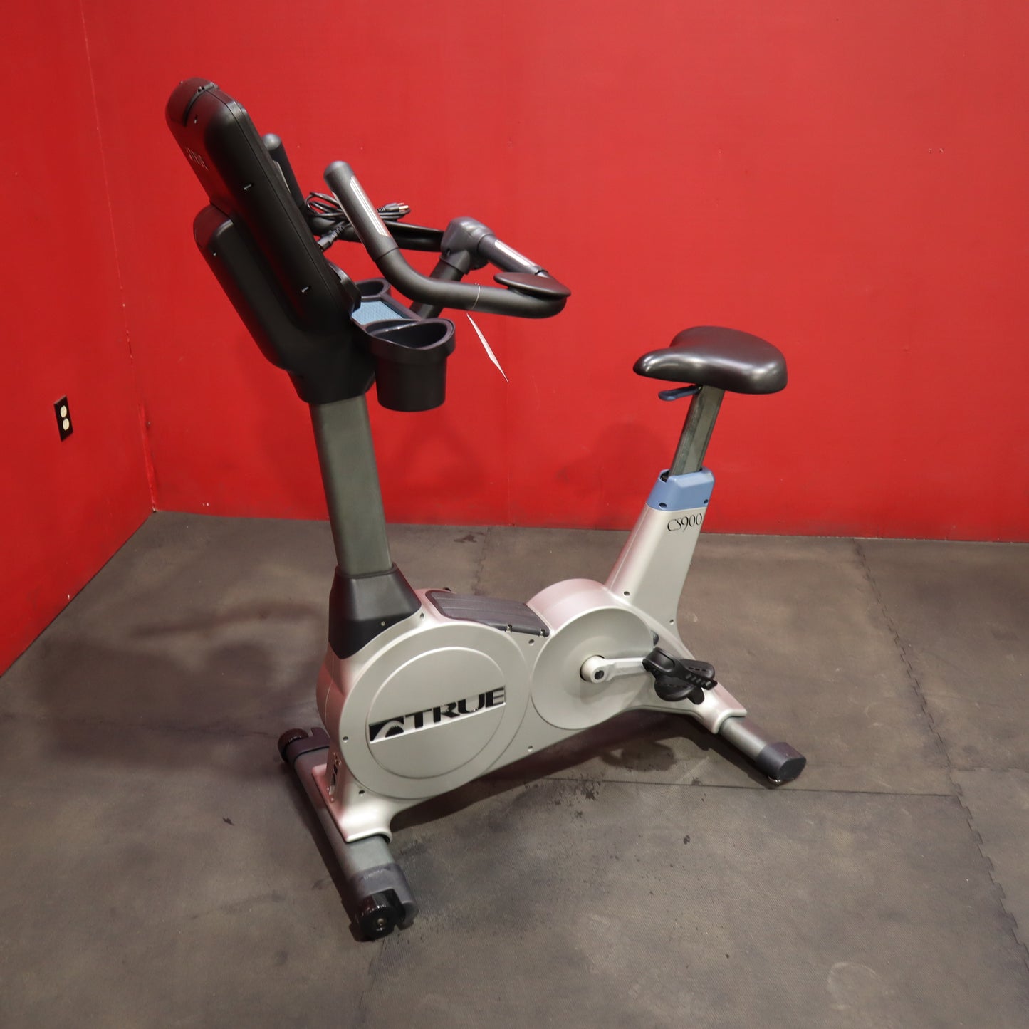 True Fitness CS900 Upright Bike (Refurbished)