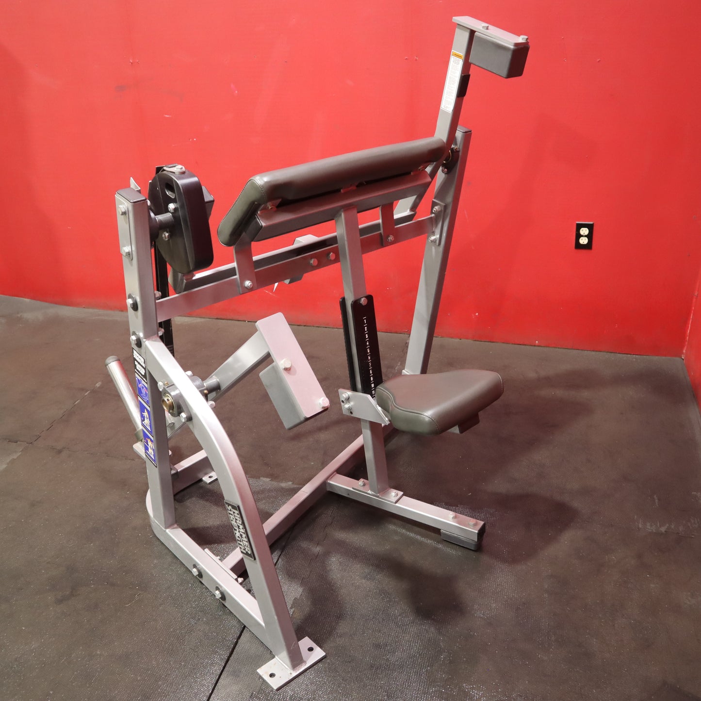 Hammer Strength Seated Bicep Curl (Refurbished)