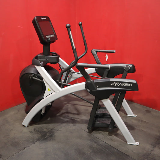 Life Fitness 95GS Discover SE3 Total Body Arc Trainer (Refurbished)
