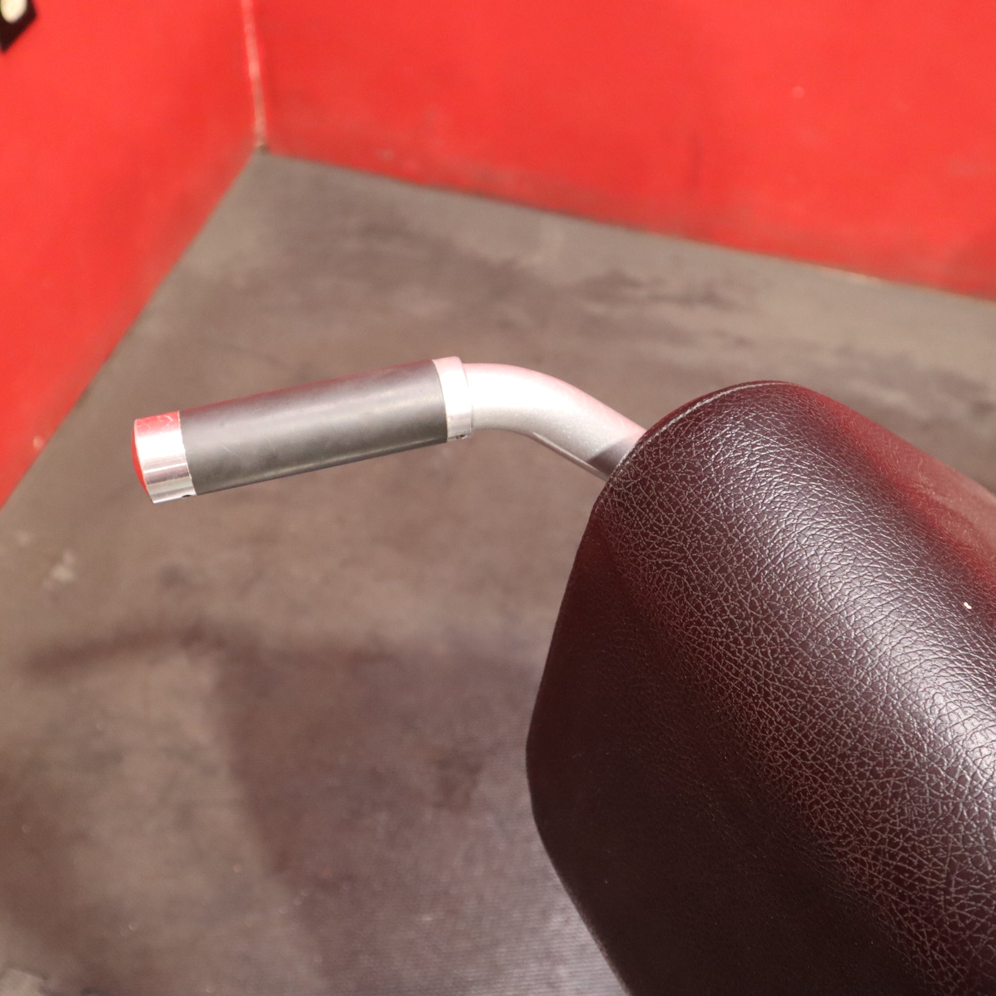 Life Fitness Signature Series Back Extension (Remanufactured)