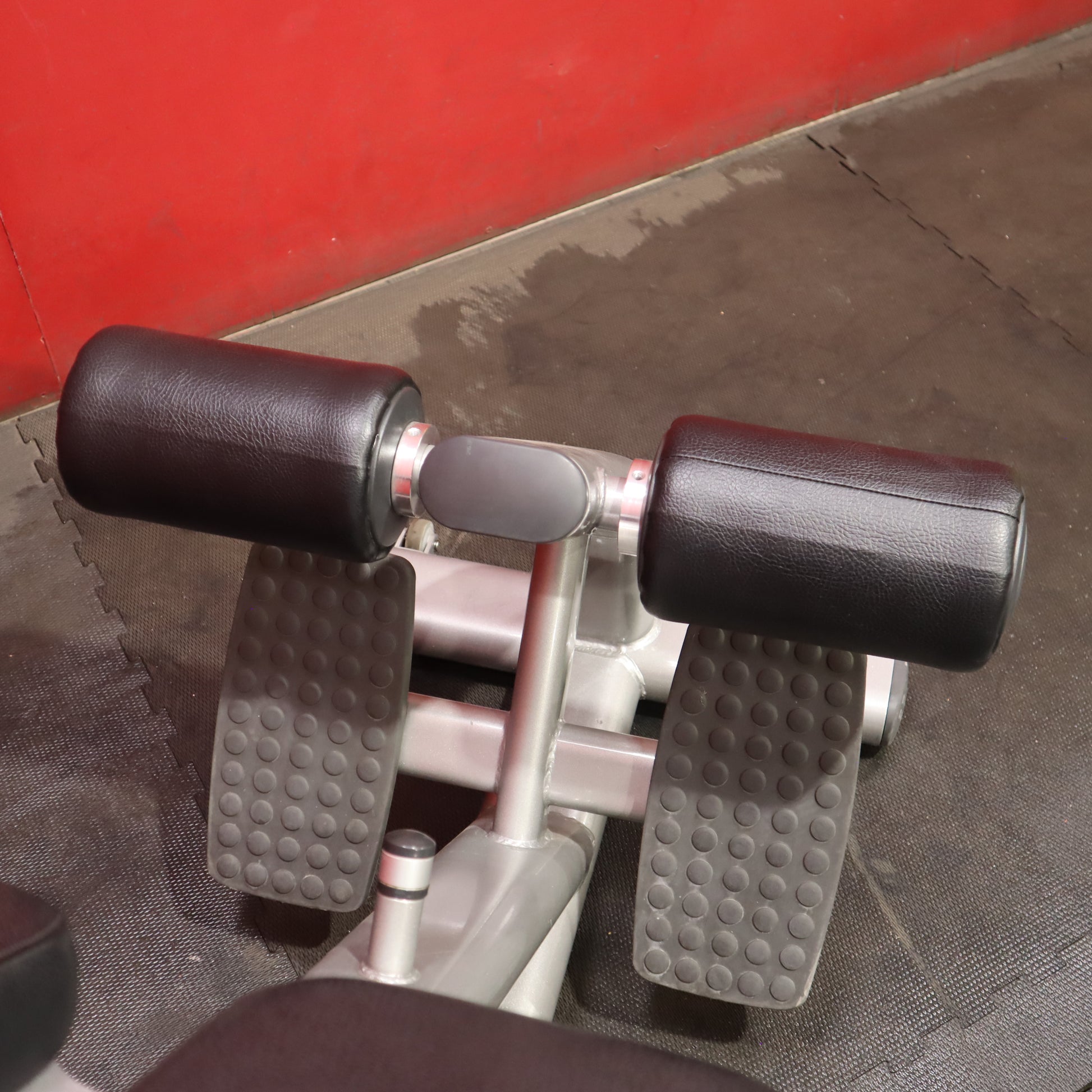 Life Fitness Signature Series Back Extension (Remanufactured)