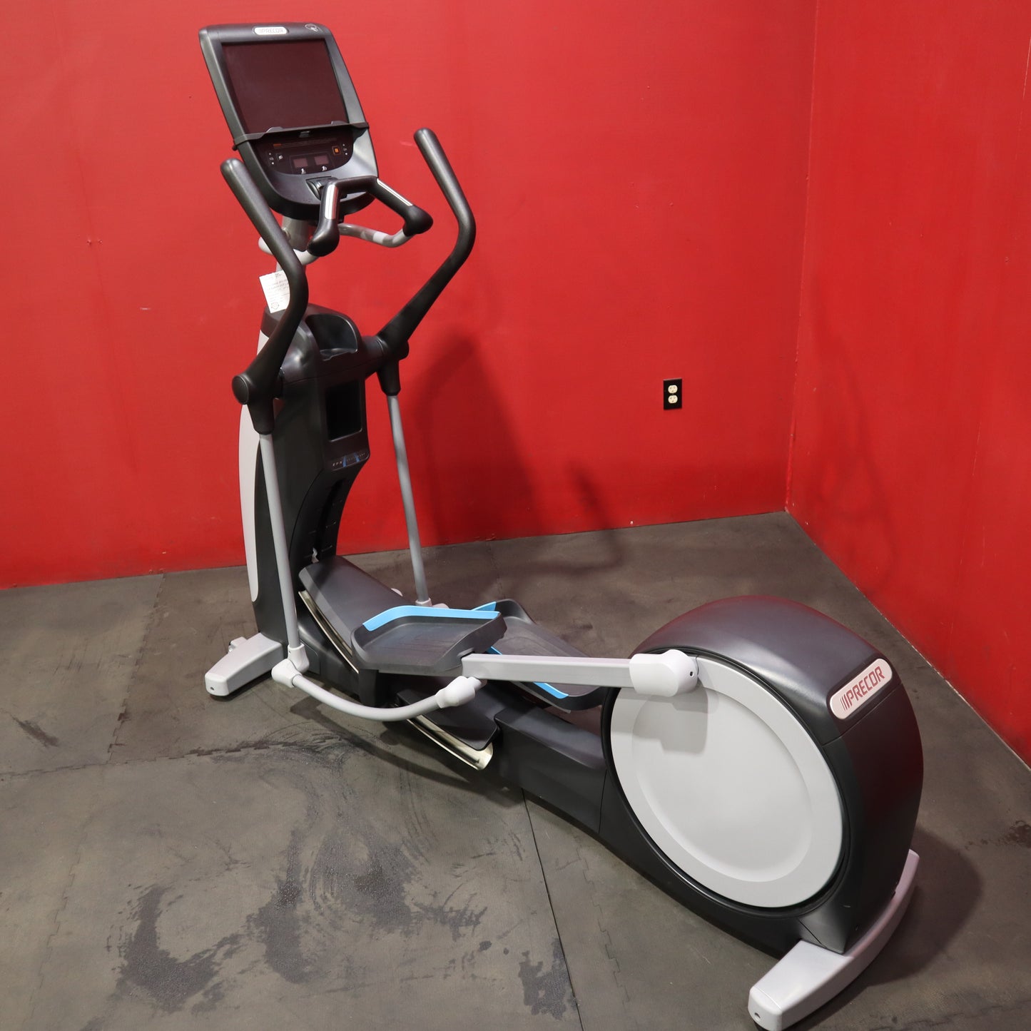 True Fitness XCS900 entrenador elíptico (reformado)