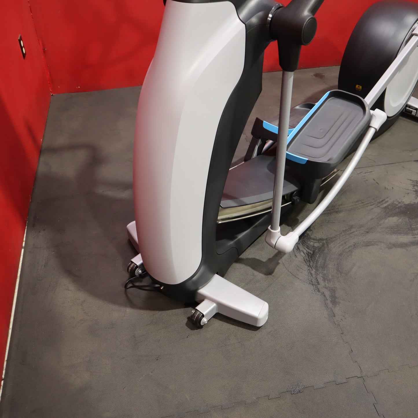 True Fitness XCS900 entrenador elíptico (reformado)