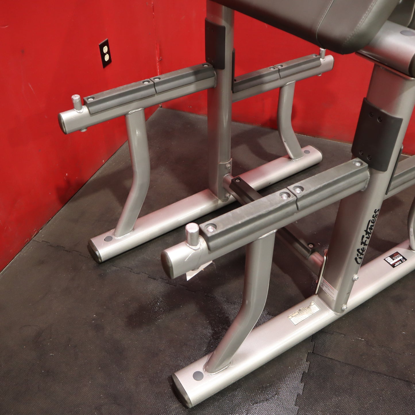 Life Fitness Arm Curl Bench (Refurbished)