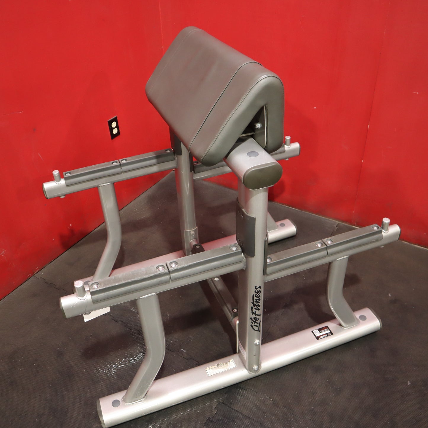 Life Fitness Arm Curl Bench (Refurbished)