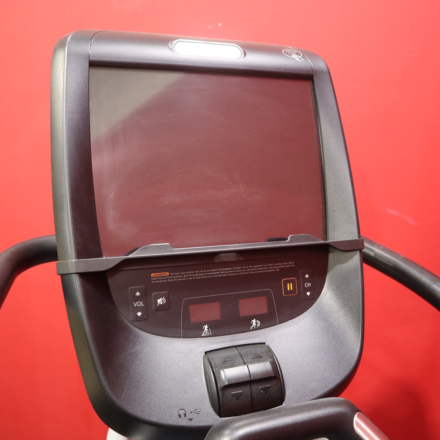 Precor EFX 833 Entrenador elíptico de cuerpo inferior con consola P30 (Crossramp convergente) * Reacondicionado *