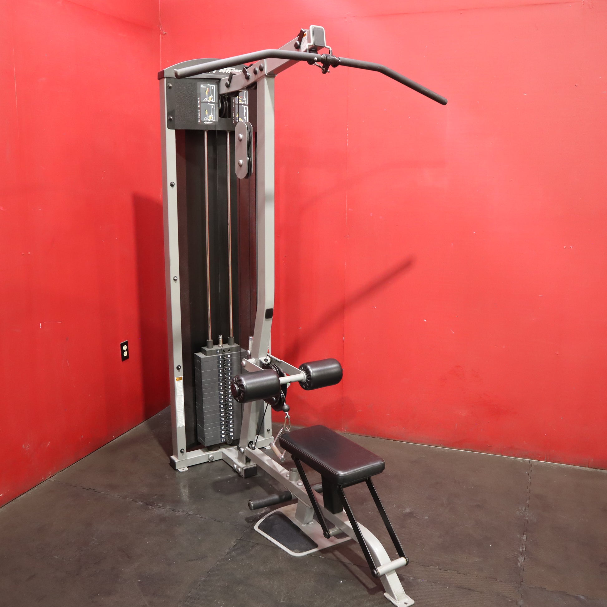 Life Fitness Fit Series Lat Pulldown/Low Row (Remanufactured)