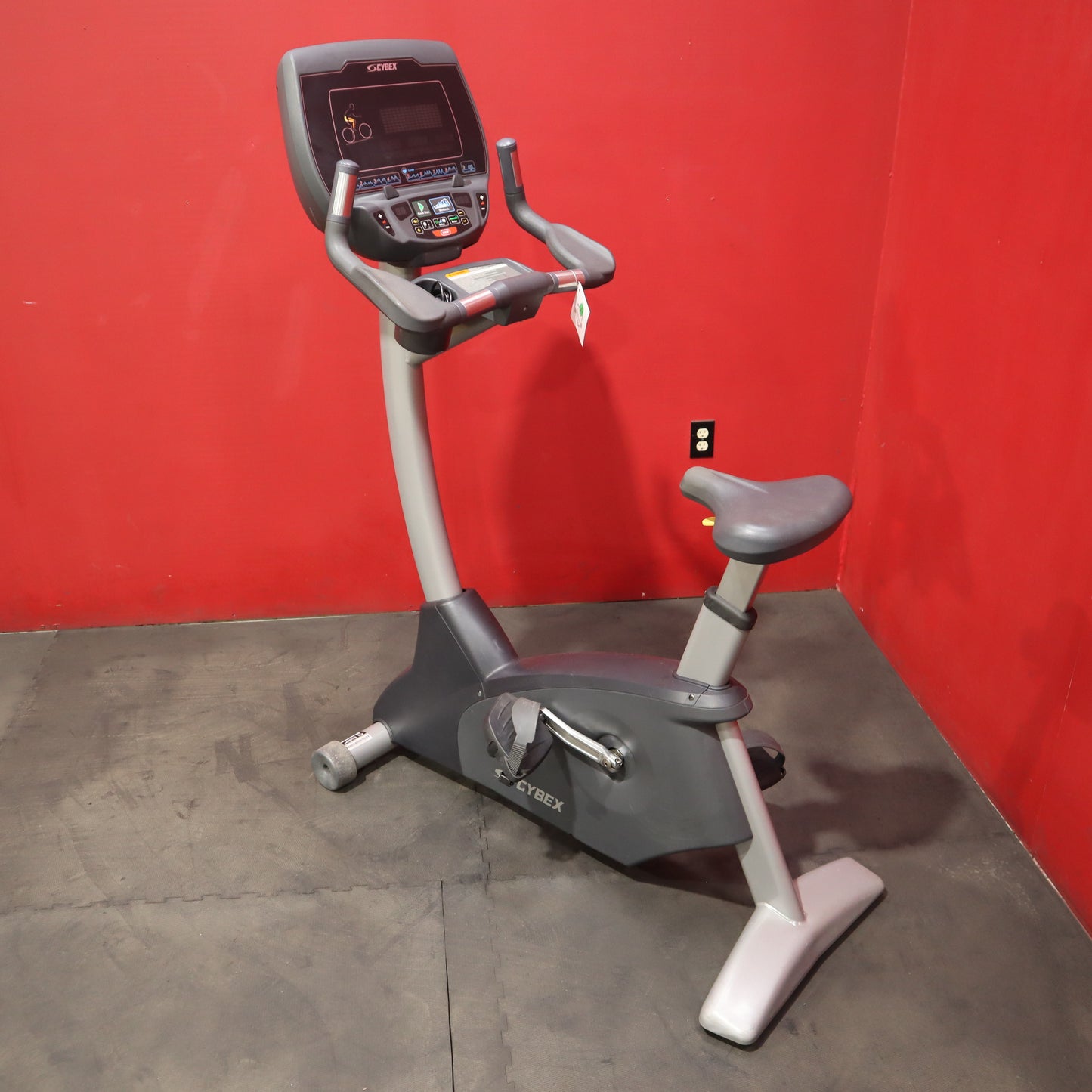 Cybex Equipment Cybex R Series Upright Bike Cybex R Series 70t