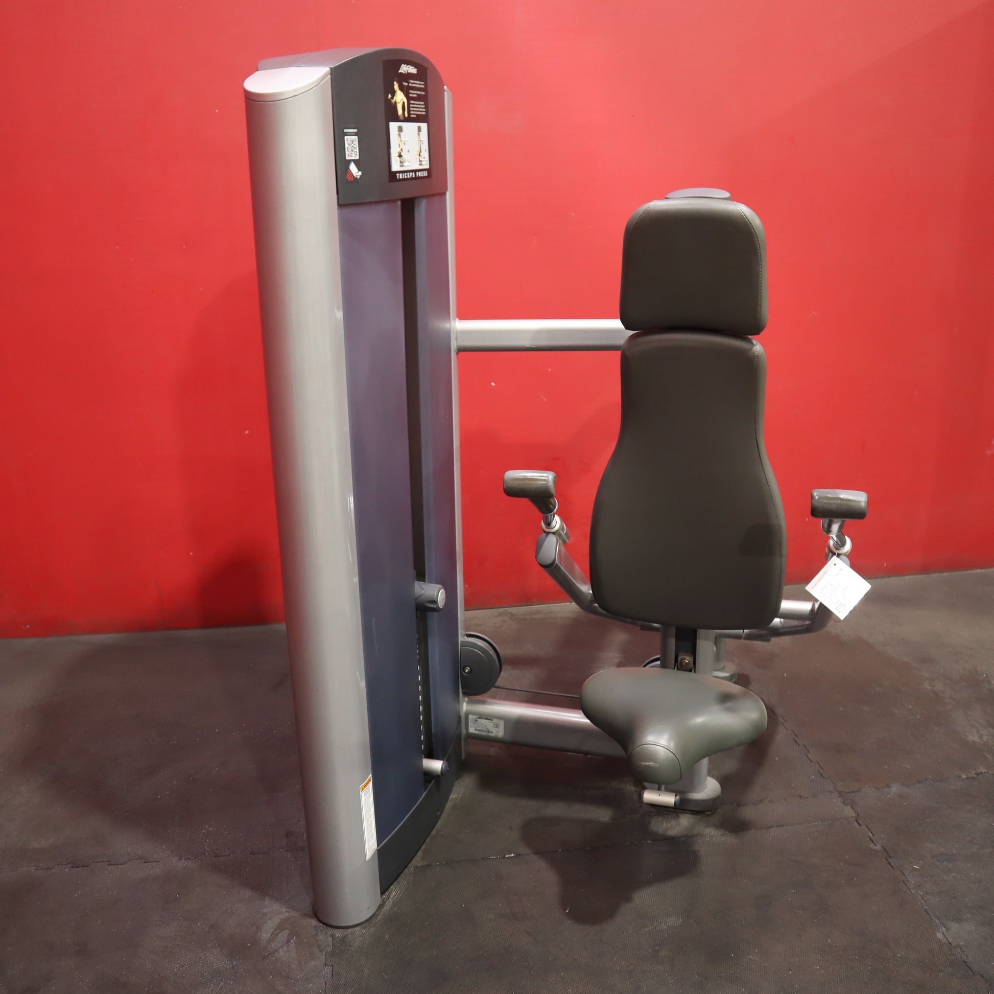 Life Fitness Signature Series Tricep Press *Black Upholstery & Handles* (Remanufactured)