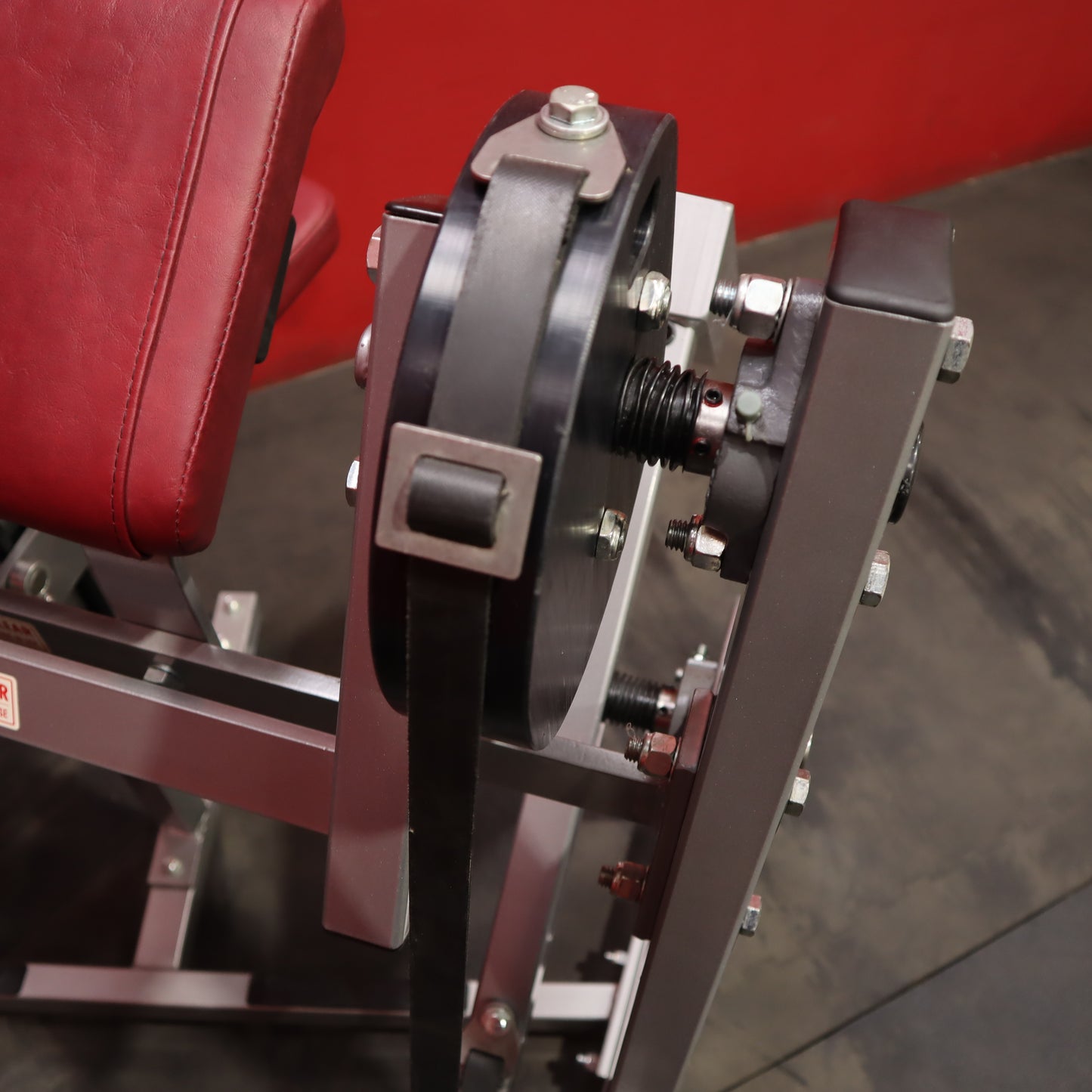 Hammer Strength Plate Loaded Seated Bicep Curl (Refurbished)