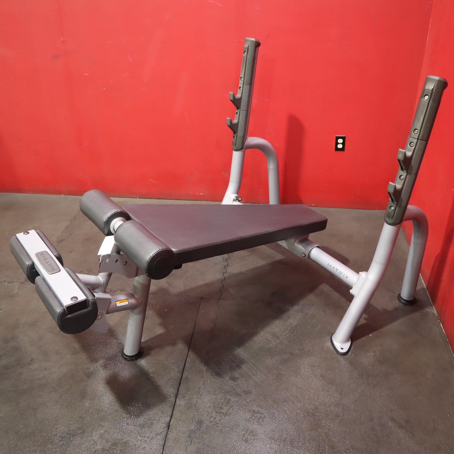 Matrix Olympic Decline Bench (Refurbished)