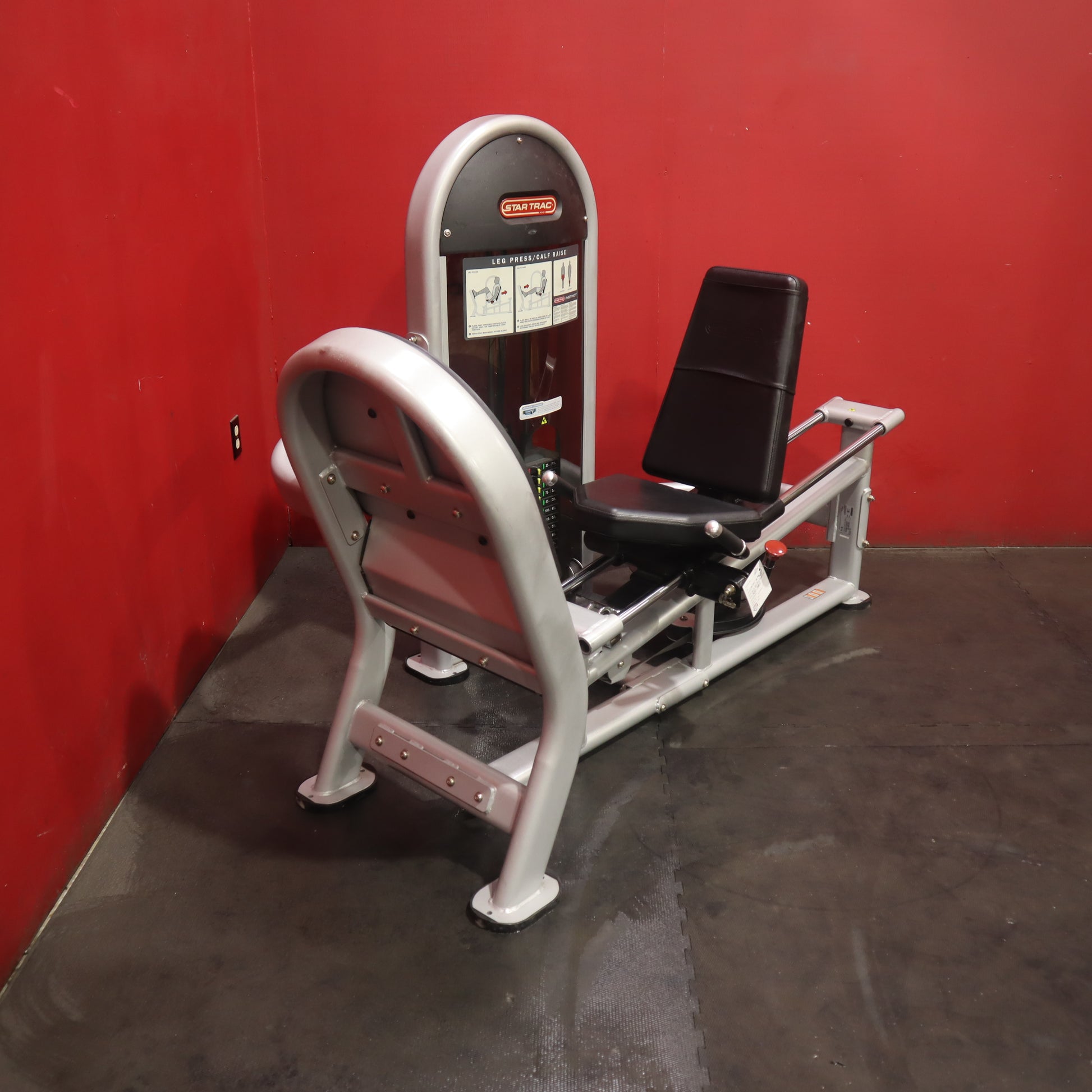 Star Trac Instinct Leg Press/Calf Raise (Remanufactured)