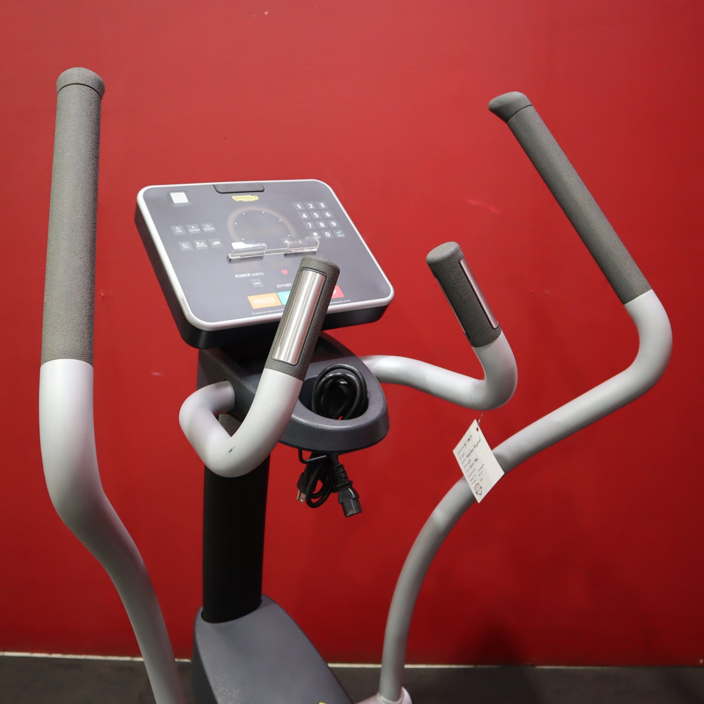 Technogym Synchro Forma Elliptical (Reacondicionado)