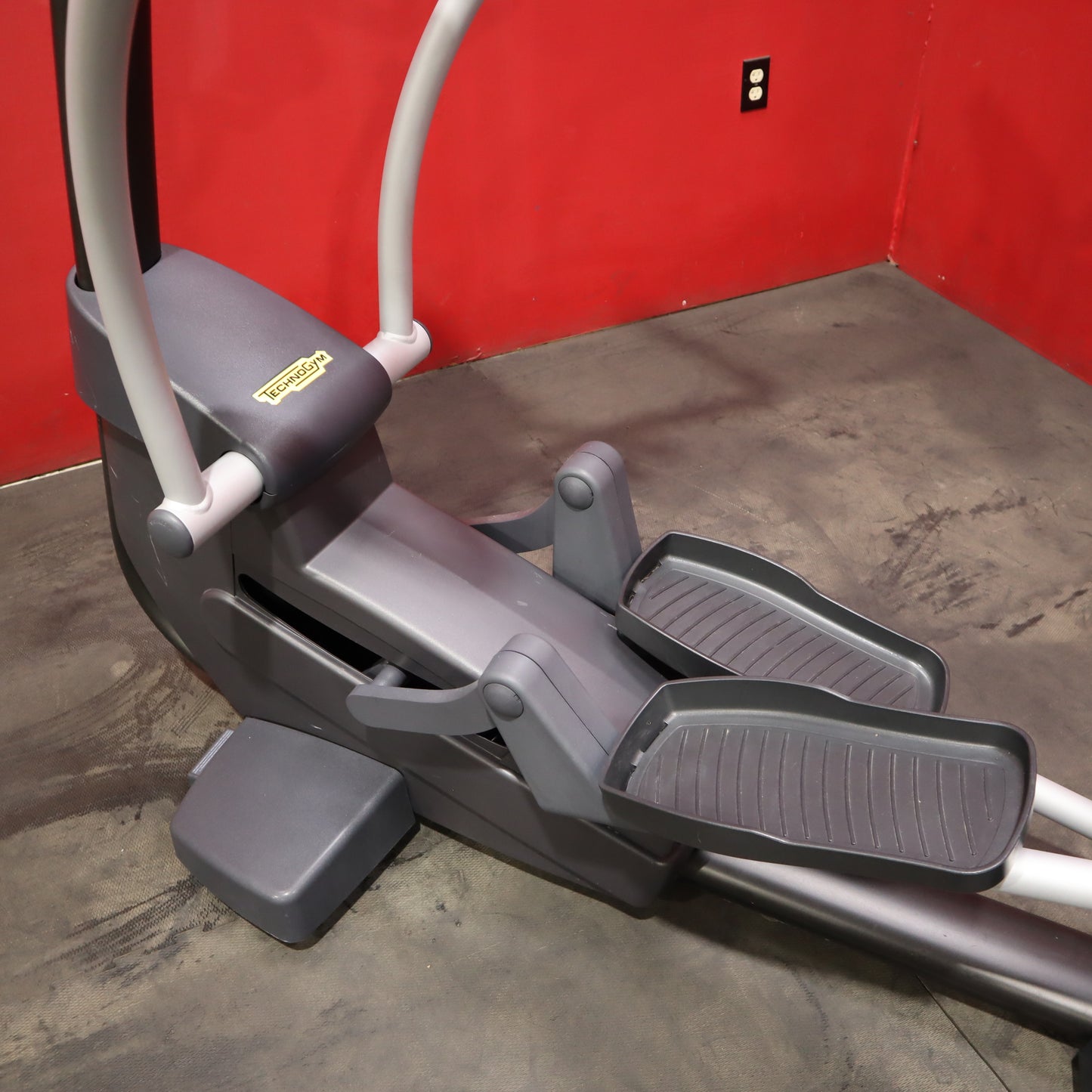 Technogym Synchro Forma Elliptical (Reacondicionado)