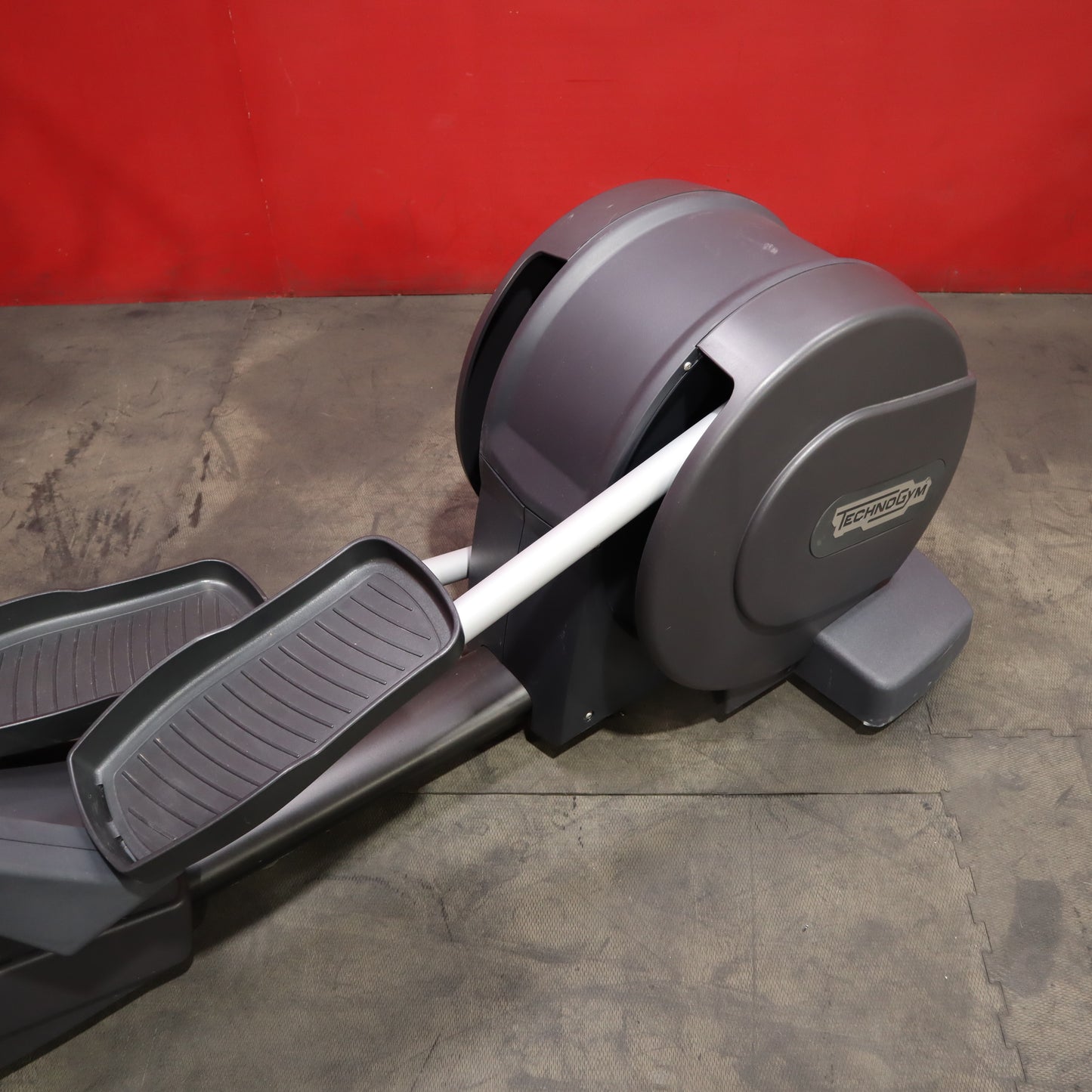 Technogym Synchro Forma Elliptical (Reacondicionado)