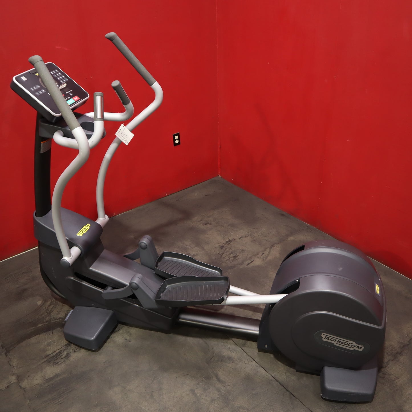 Technogym Synchro Forma Elliptical (Reacondicionado)