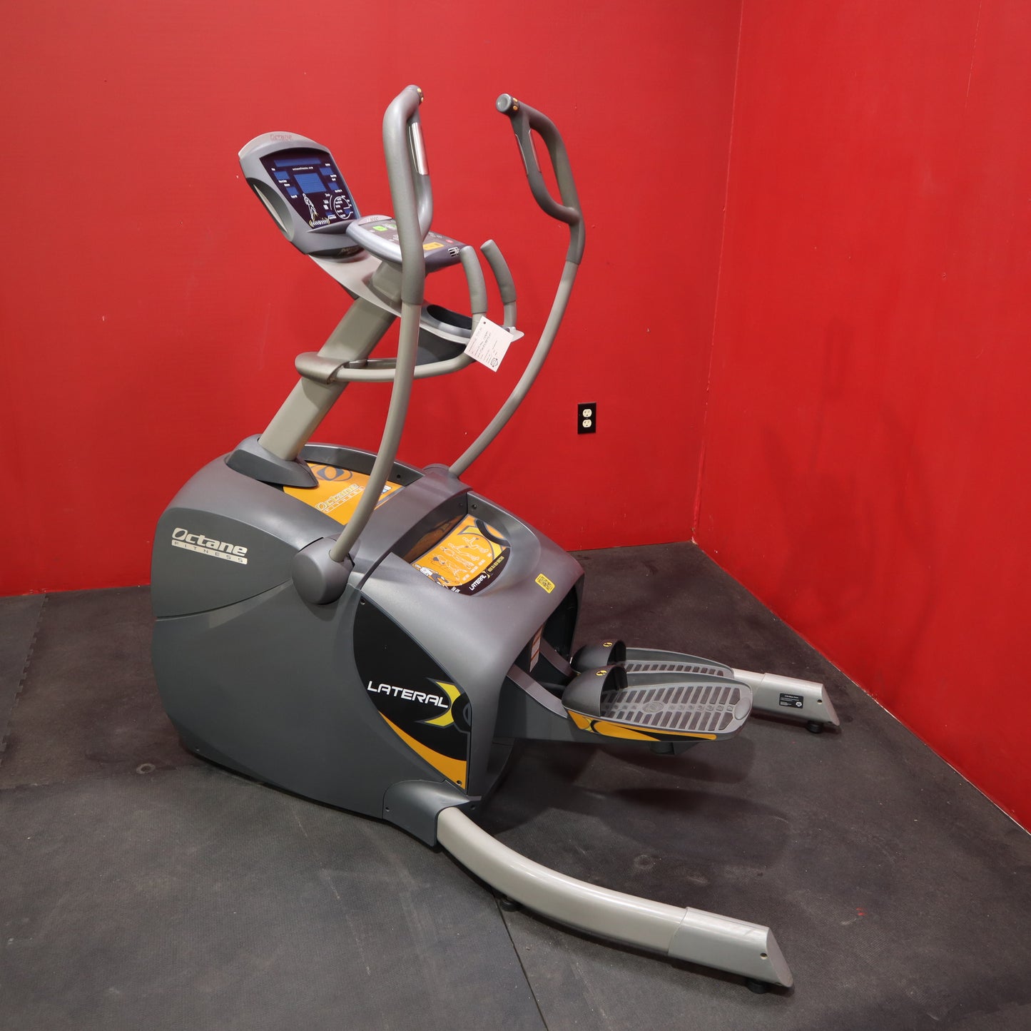Octane Fitness LX8000 Lateral X (Refurbished)