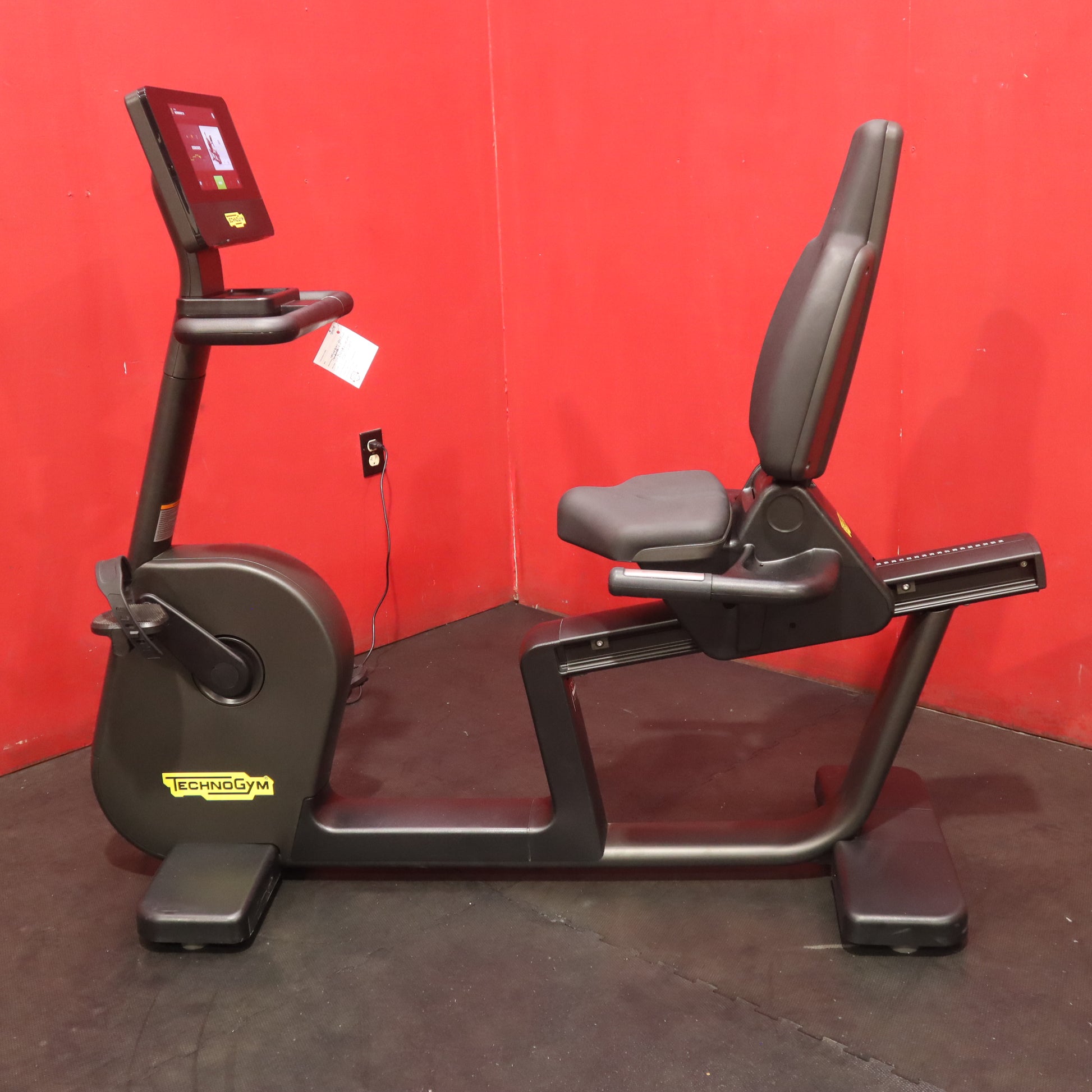 Technogym Excite Live 10" Recumbent Bike (Remanufactured)