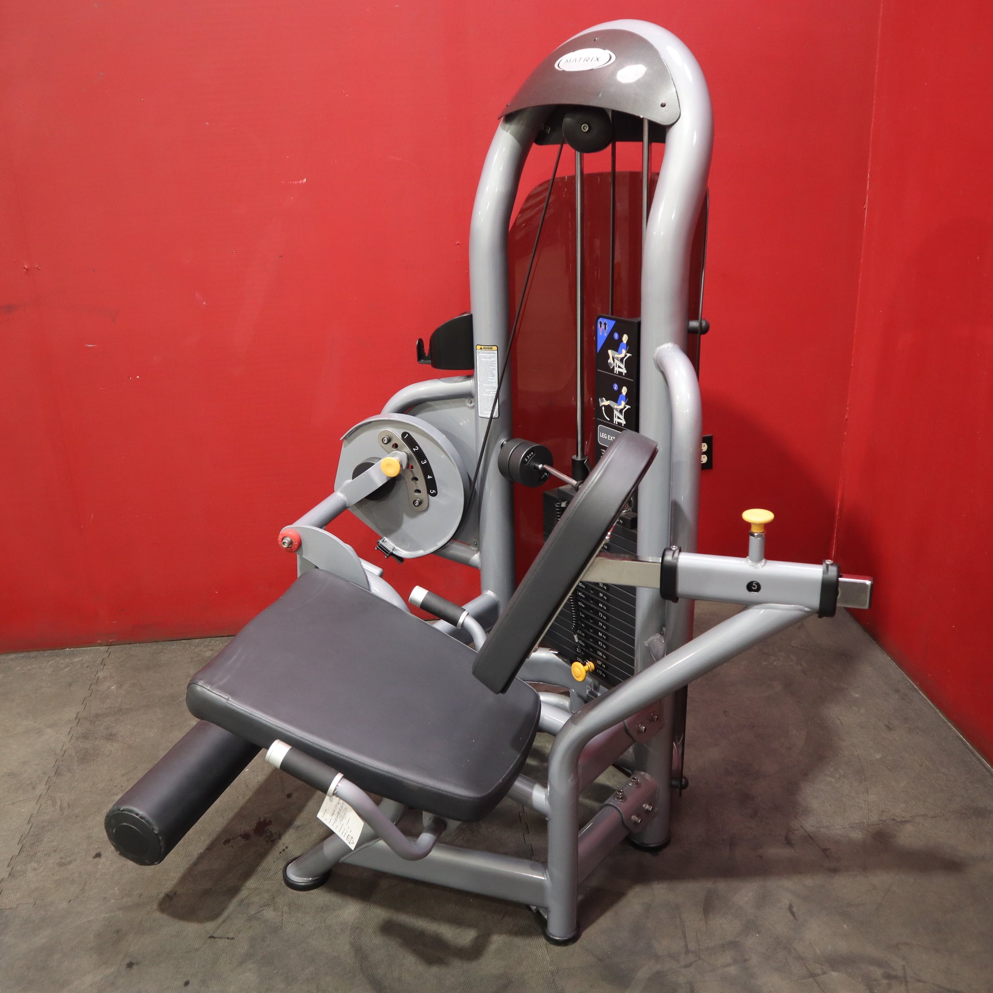 Matrix Aura Seated Leg Extension (Remanufactured)