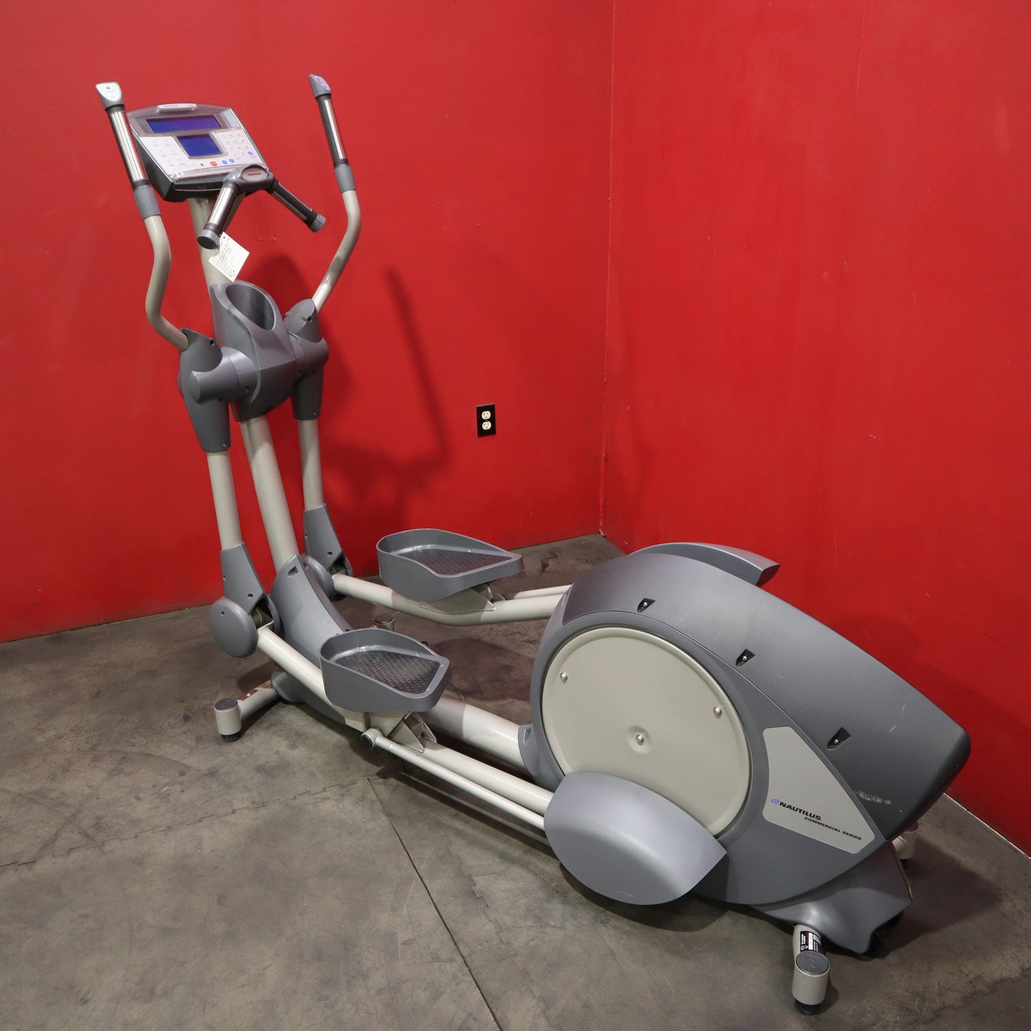 Nautilus E9.16 Elliptical Trainer (Refurbished)