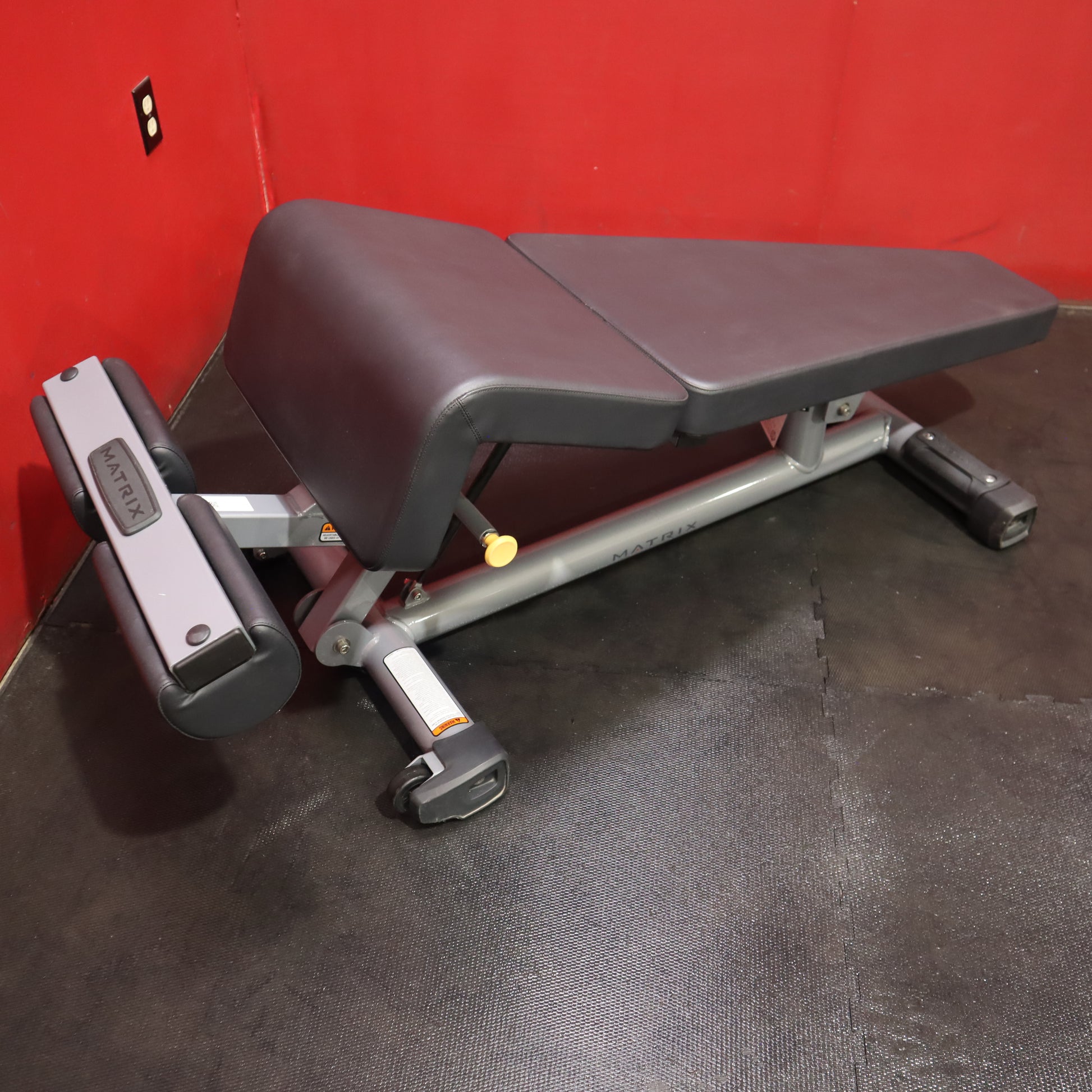 Matrix Adjustable Decline Bench (Remanufactured)