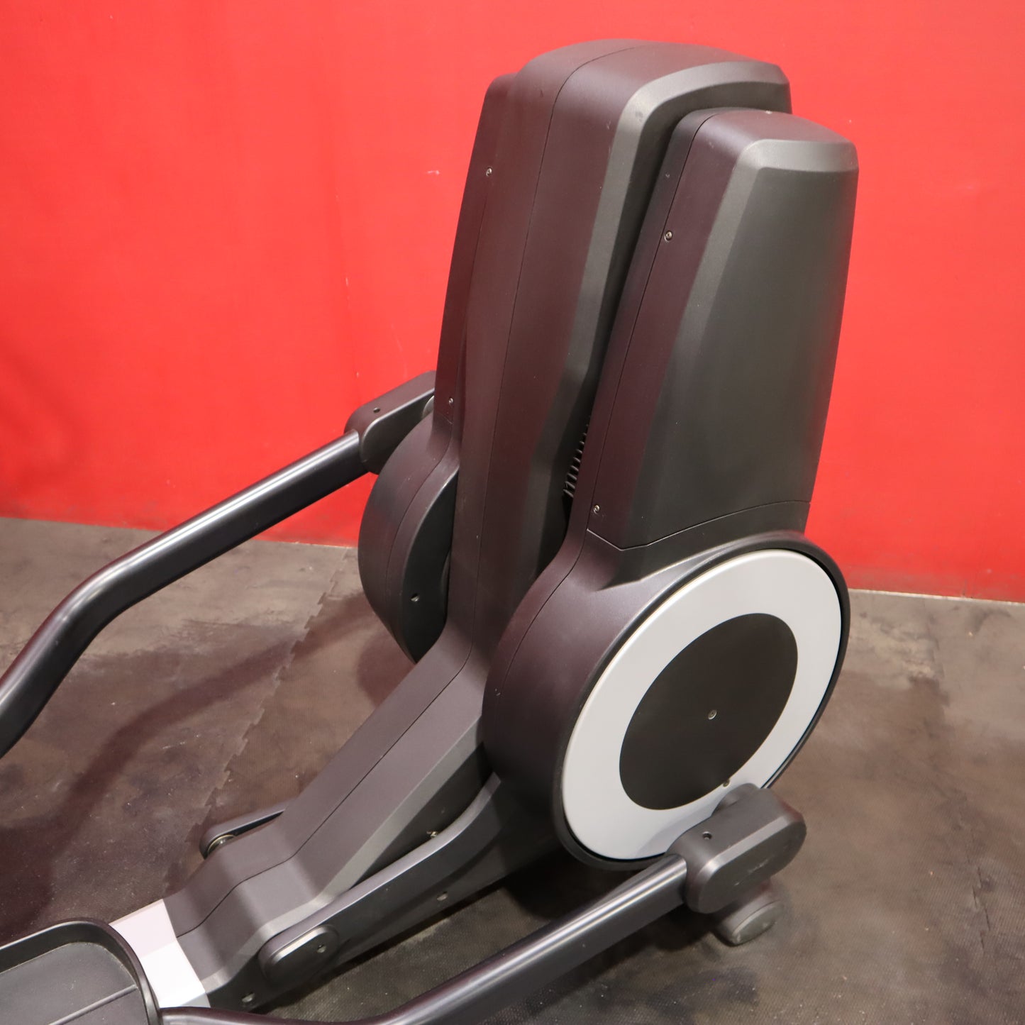 Life Fitness 95x Elliptical Trainer w/ SI Display (Refurbished)