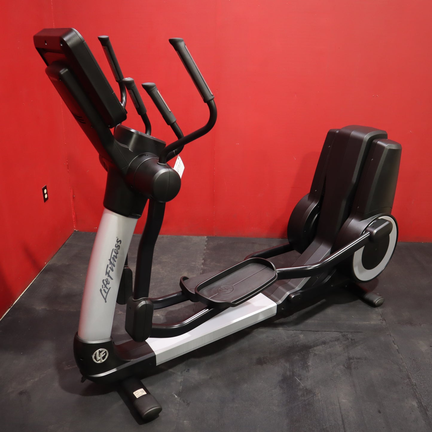 Life Fitness Discover 95X Elliptical Trainer w/ SE Display (Refurbished)