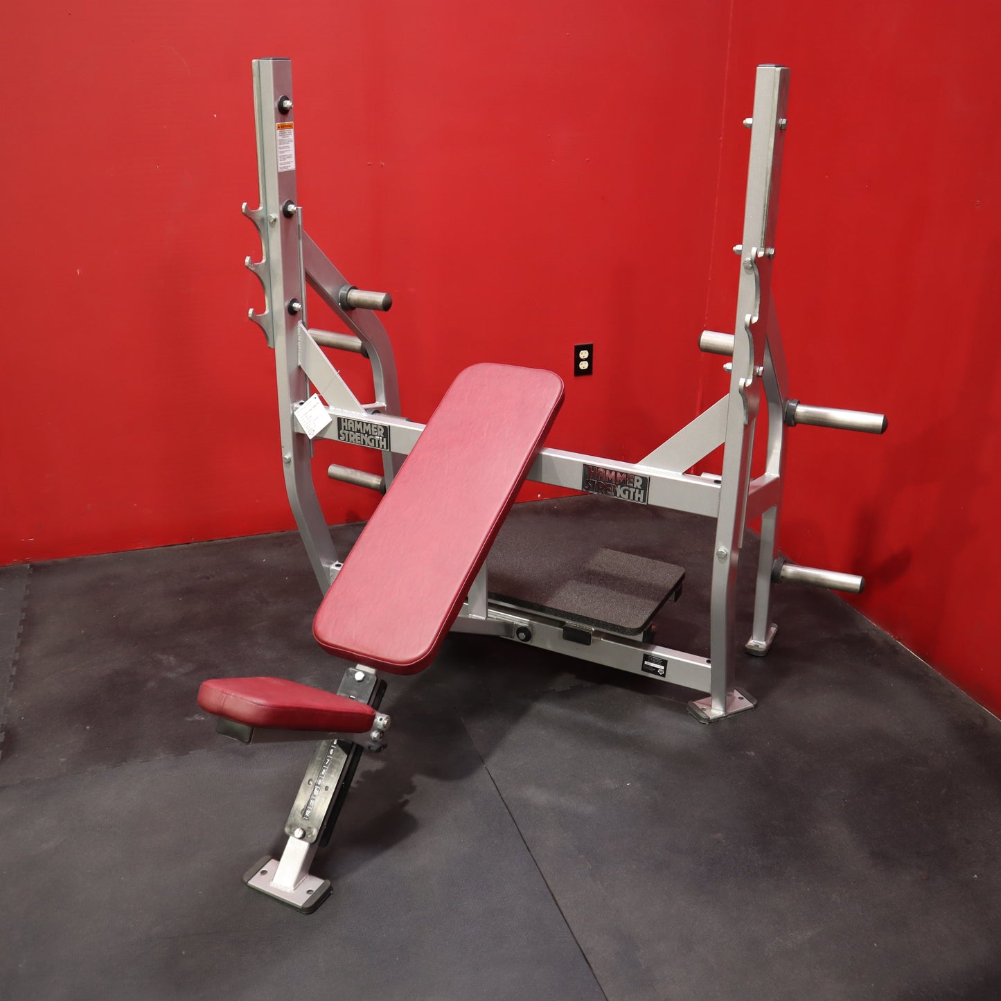 Hammer Strength OIB Olympic Incline Bench Press (New Open-Box)