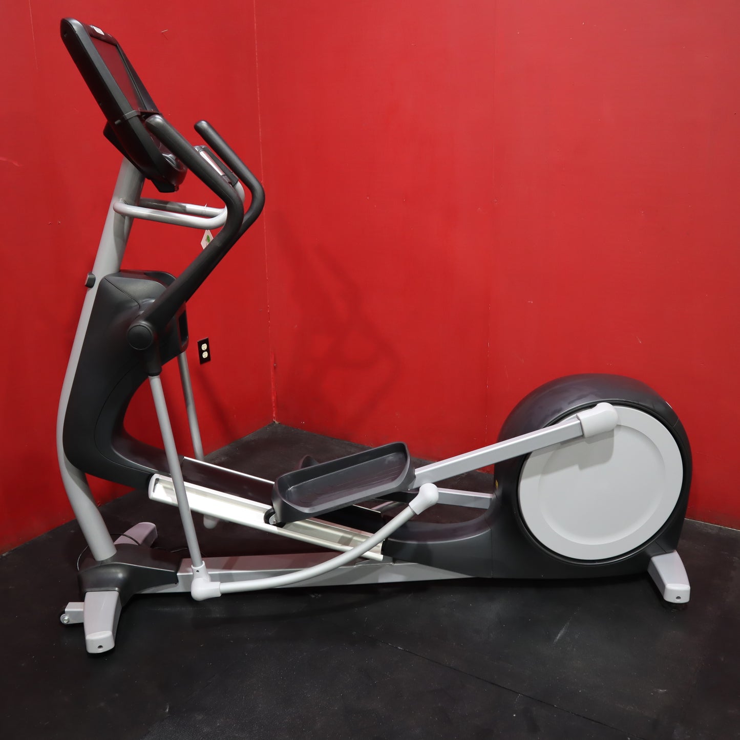 Precor EFX 781 Elliptical Trainer w/ P82 Display (Refurbished)