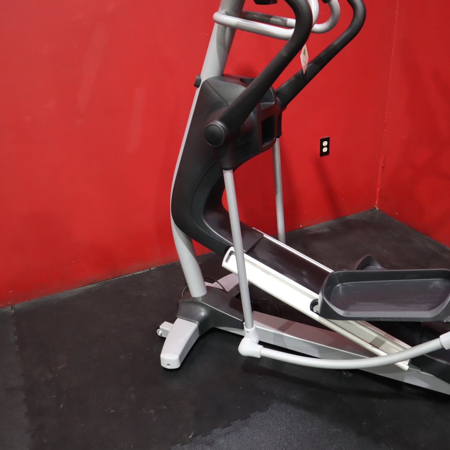 Precor EFX 781 Elliptical Trainer w/ P82 Display (Refurbished)