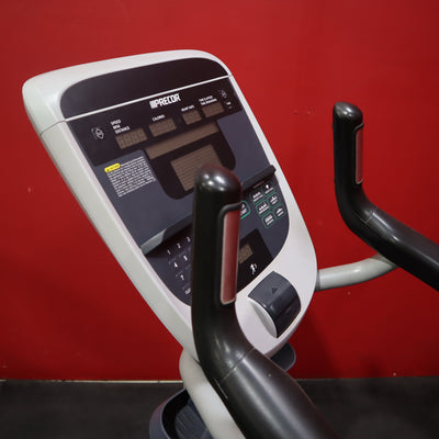 Precor UBK 835 bicicleta vertical con consola P30 (restaurada)
