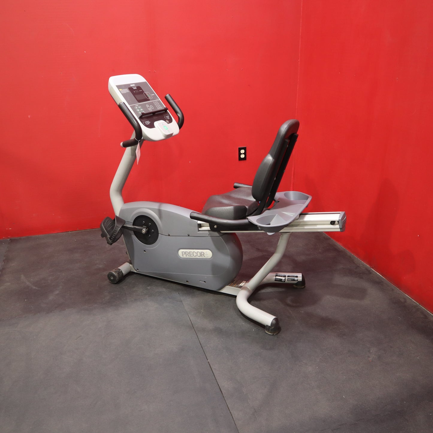 Precor 842i Recumbent Bike (Reacondicionado)