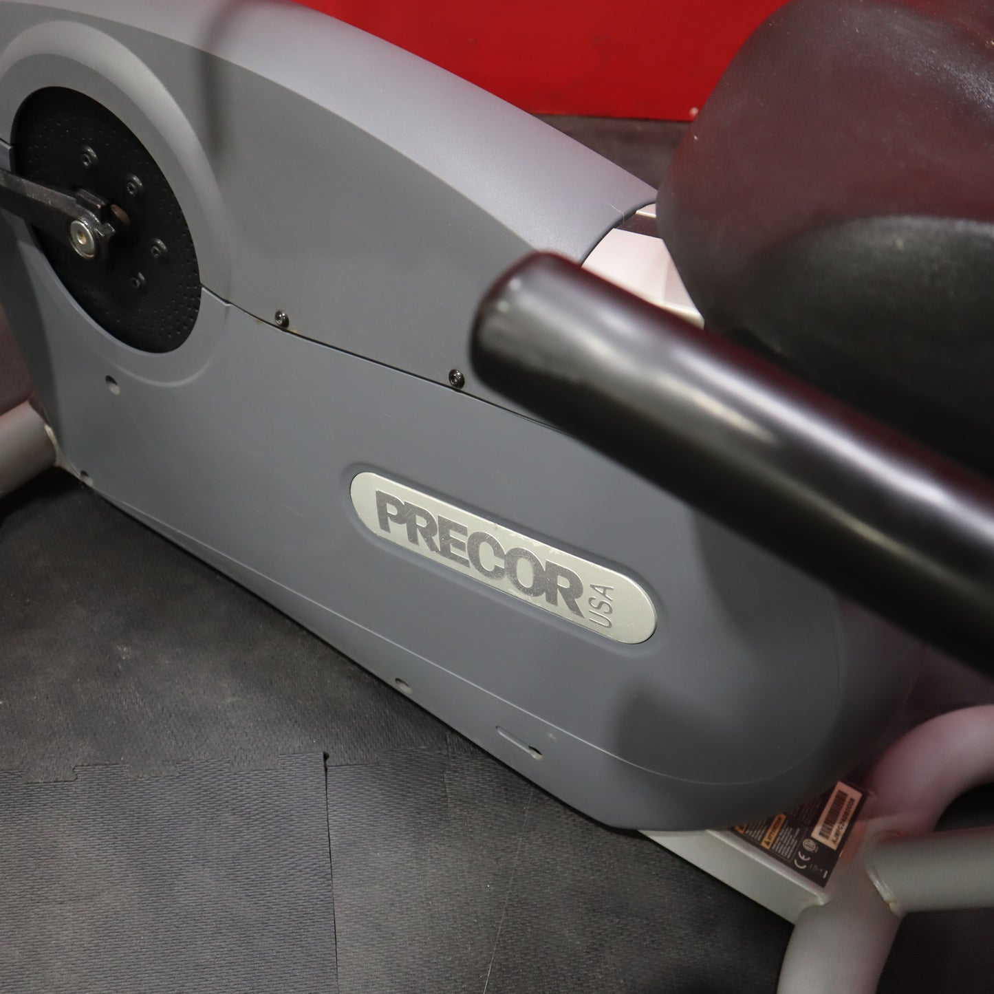 Precor 842i Recumbent Bike (Reacondicionado)