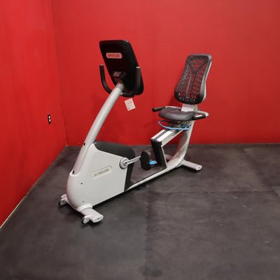 Precor RBK 885 Recumbent Bike w/P82 Consola (Reacondicionado)