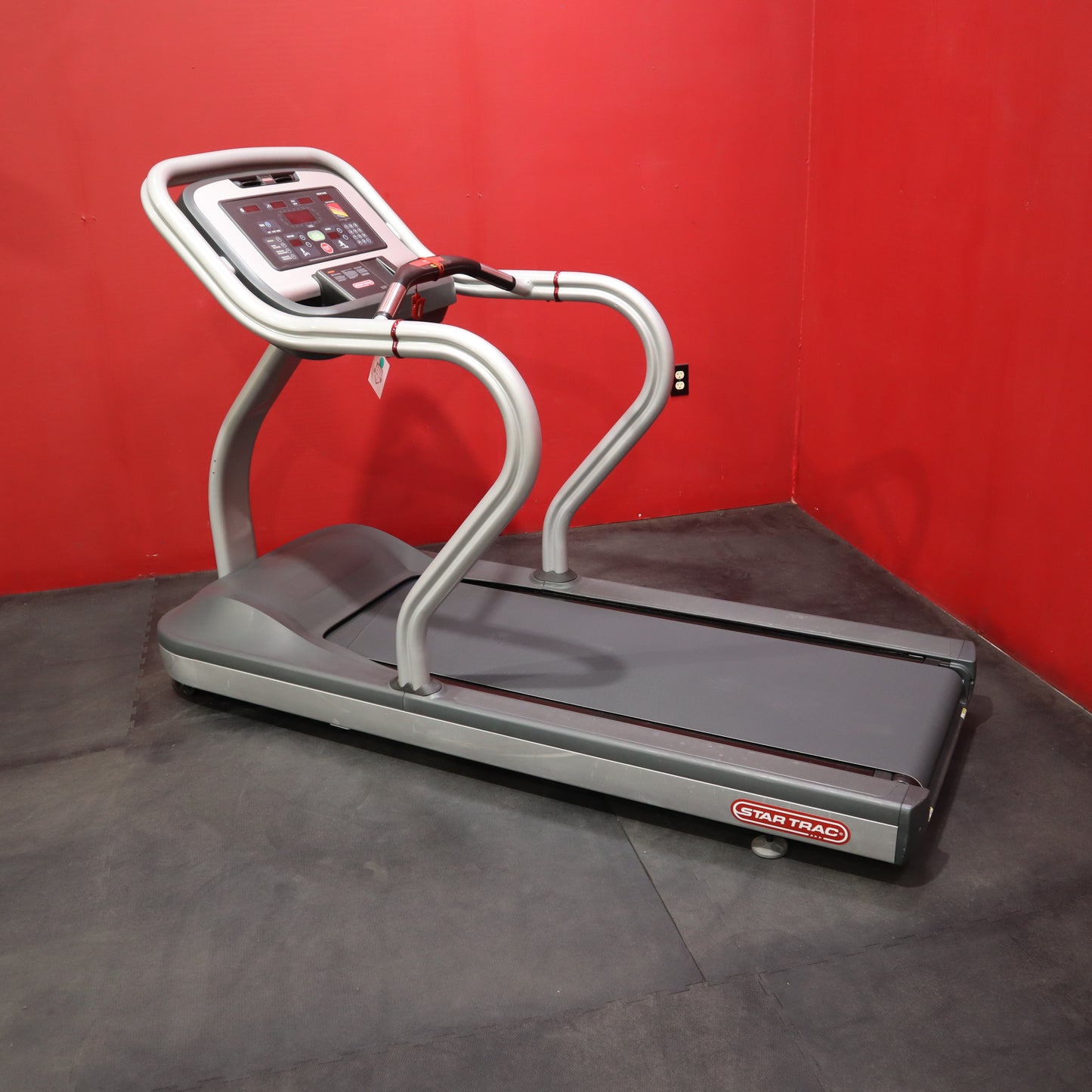 Star Trac S-TRx Treadmill (Reacondicionado)