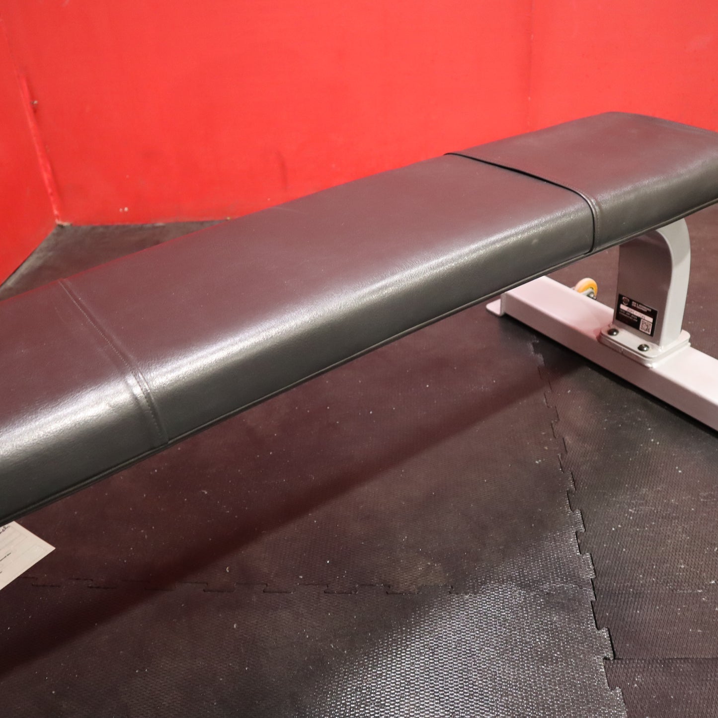 Precor Icarian Flat Bench (Refurbished)