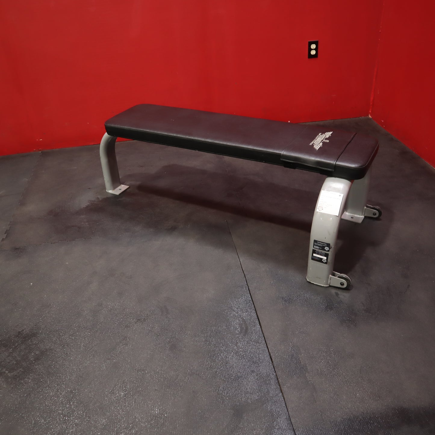 InFlight Fitness Flat Bench (Used)