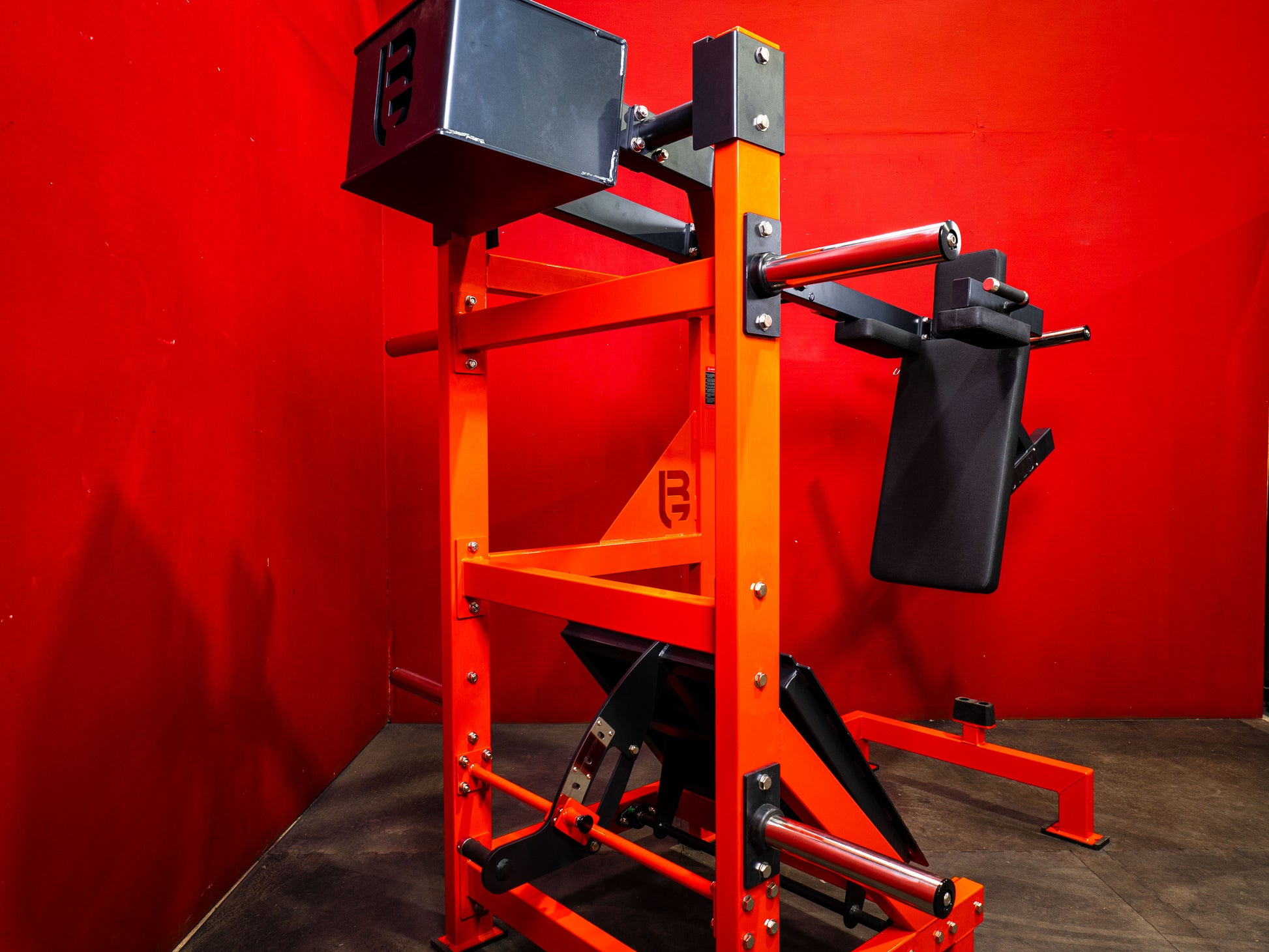 BUILD Pendulum Squat (New)