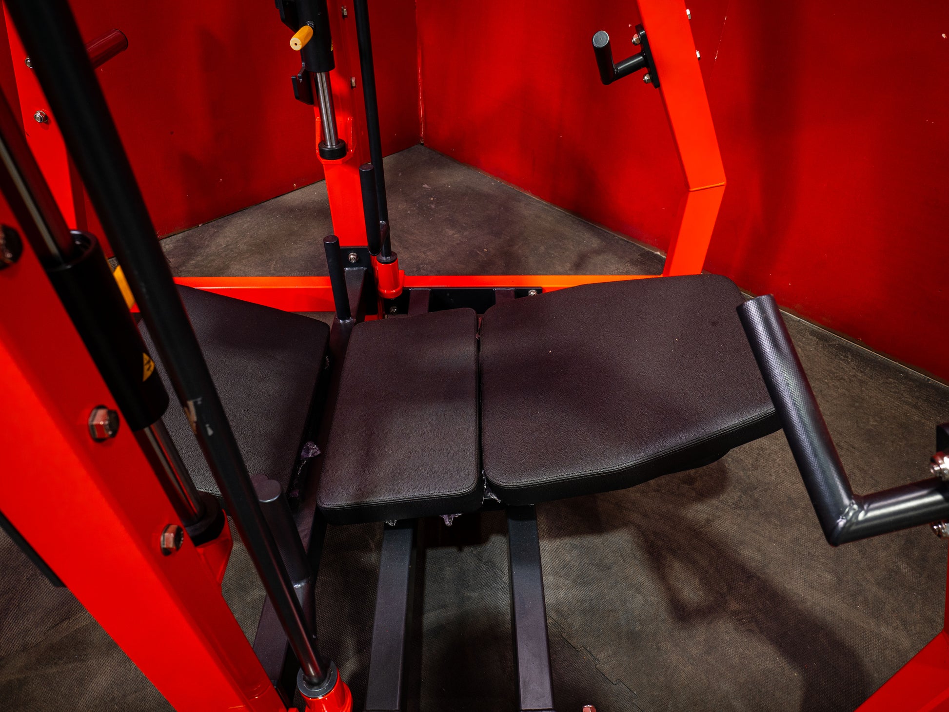 BUILD Vertical Leg Press (New)