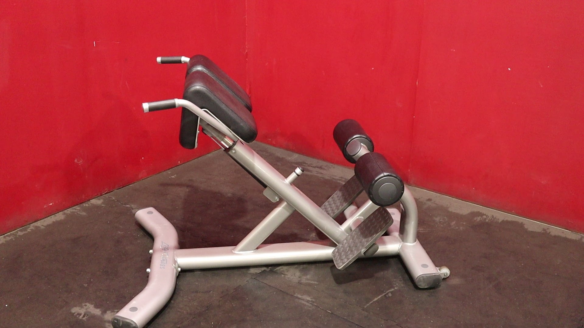 Life Fitness Signature Series Back Extension (Remanufactured)