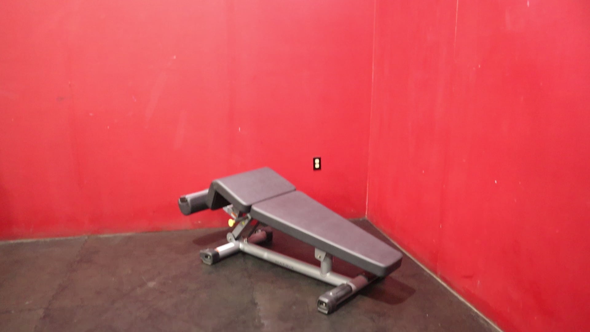 Matrix Adjustable Decline Bench (Remanufactured)