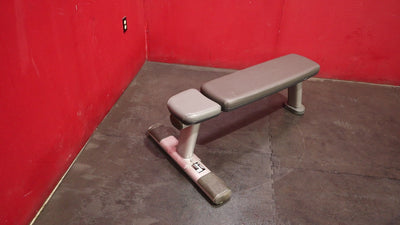 Life Fitness Signature Series Flat Bench (Remanufactured)