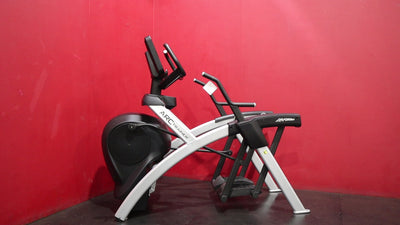 Life Fitness INTLS Lower Body Arc Trainer (Remanufactured)