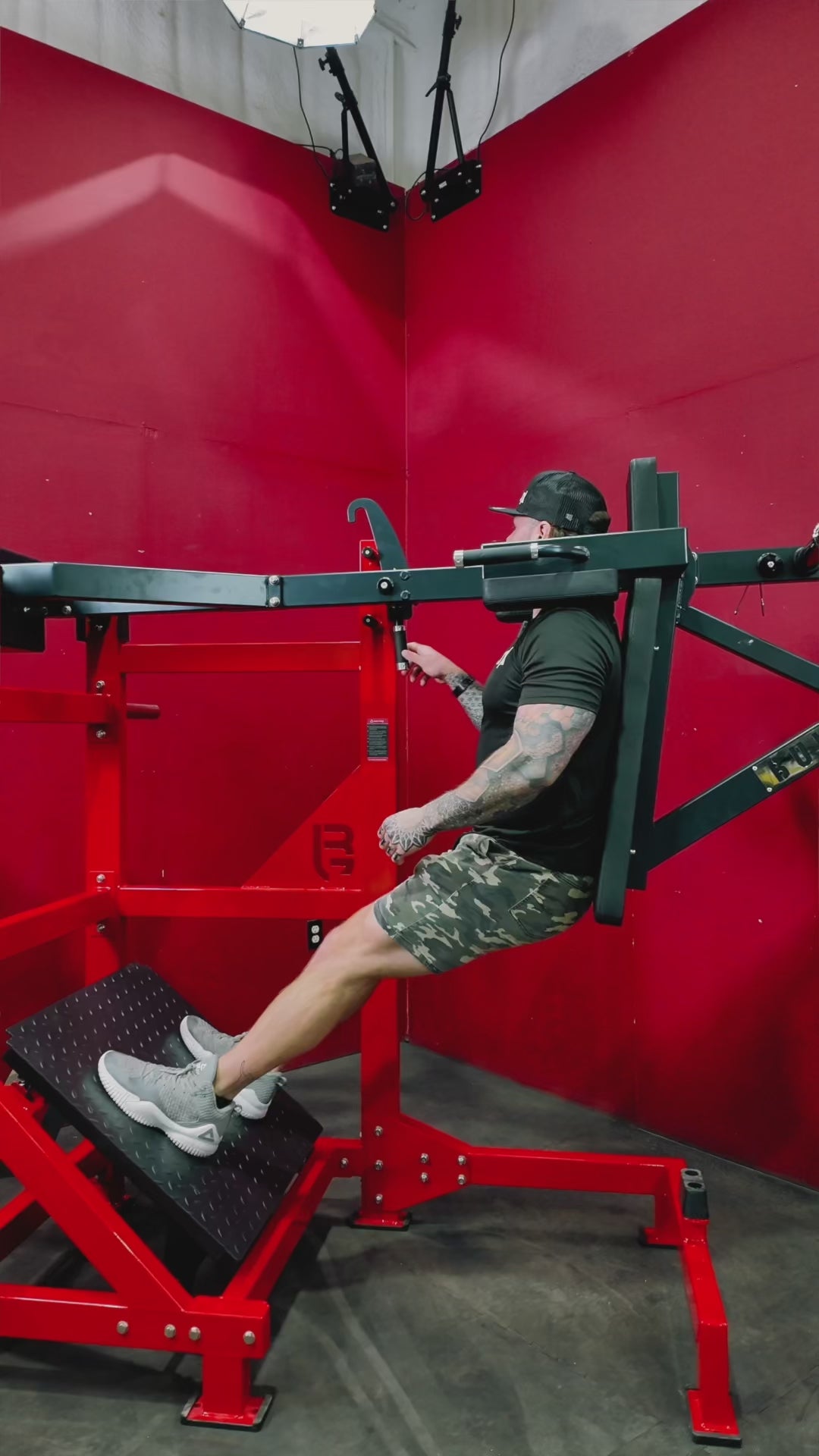BUILD Pendulum Squat (New)