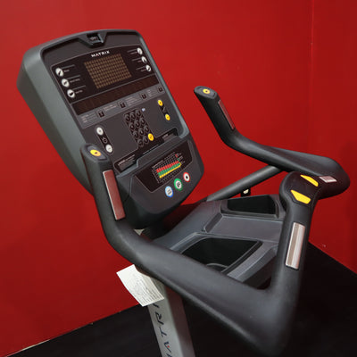 Matrix U5x Bicicleta vertical (Reacondicionado)