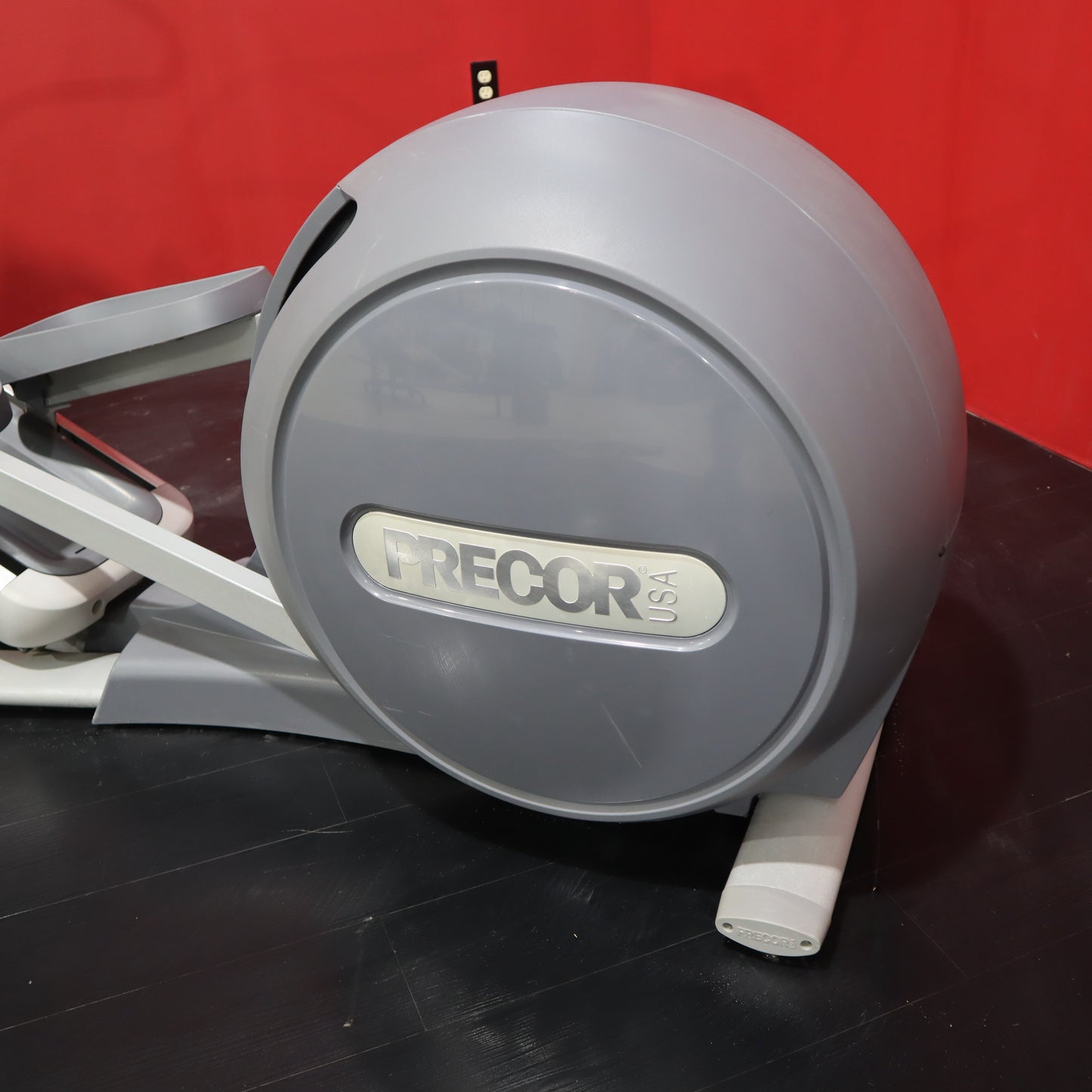 Precor EFX 546i Lower Body Elliptical Trainer w/Experience Console (Refurbished)