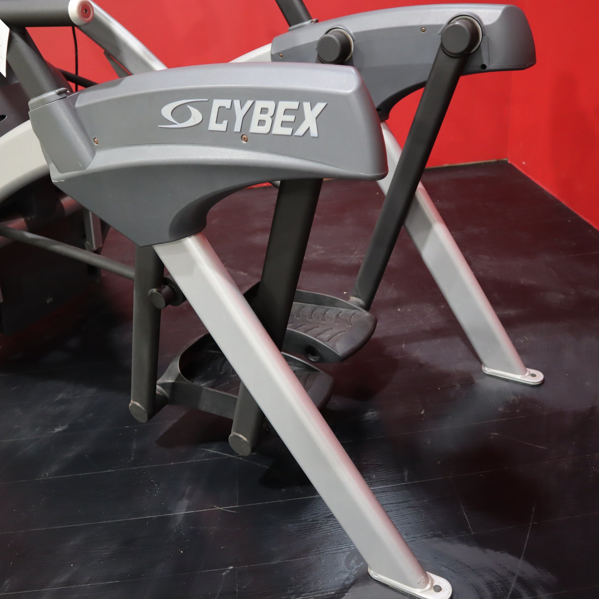 Cybex 771A Lower Body Arc Trainer w/E3 Console (Remanufactured)