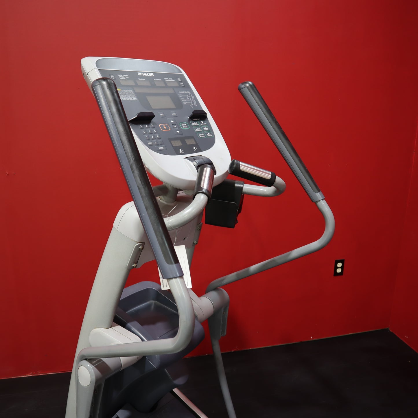 Precor EFX 835 Total Body Elliptical Trainer w/P30 Console (Refurbished)